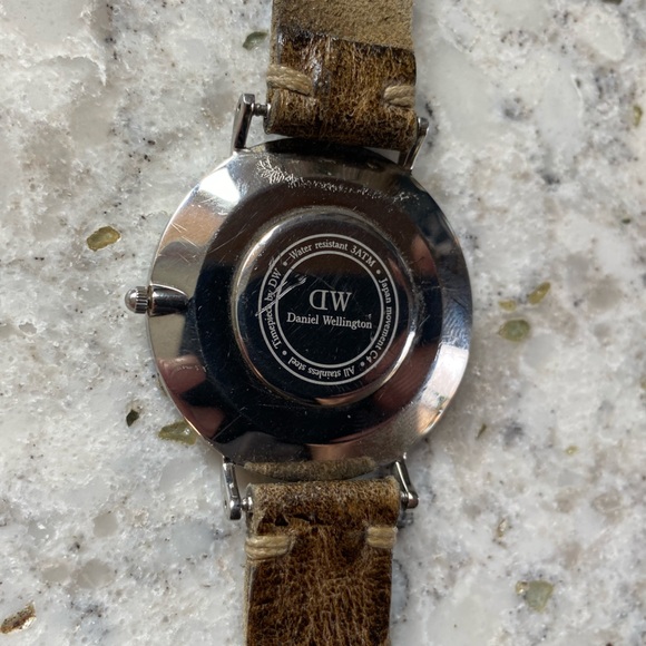 Daniel Wellinton Watch w/ Leather Band - Picture 3 of 5